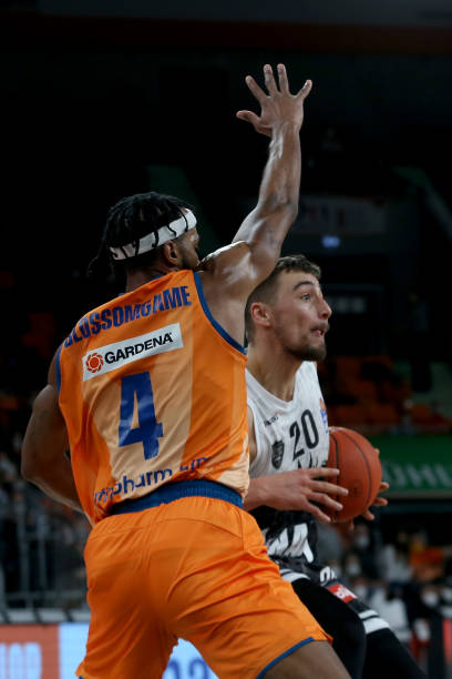 不仅是对他 不仅是对他